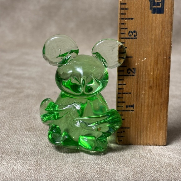 Vintage Art Glass Mouse Figurine Paperweight Neon Green - Picture 5 of 6